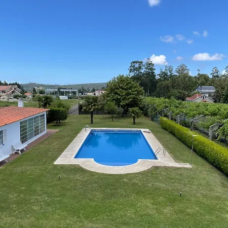 Tranquilidad Con Piscina En Casa Nantes En Будинок відпочинку