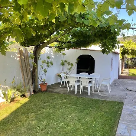 Будинок відпочинку Tranquilidad Con Piscina En Casa Nantes En Саншеншо