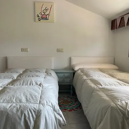 Будинок відпочинку Tranquilidad Con Piscina En Casa Nantes En Саншеншо