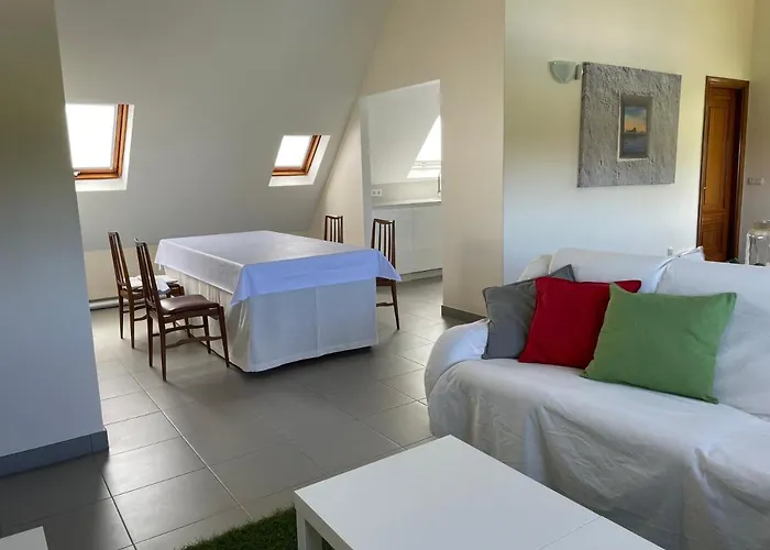 Holiday home Tranquilidad Con Piscina En Casa Nantes En *