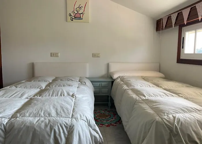 Holiday home Tranquilidad Con Piscina En Casa Nantes En Sanxenxo